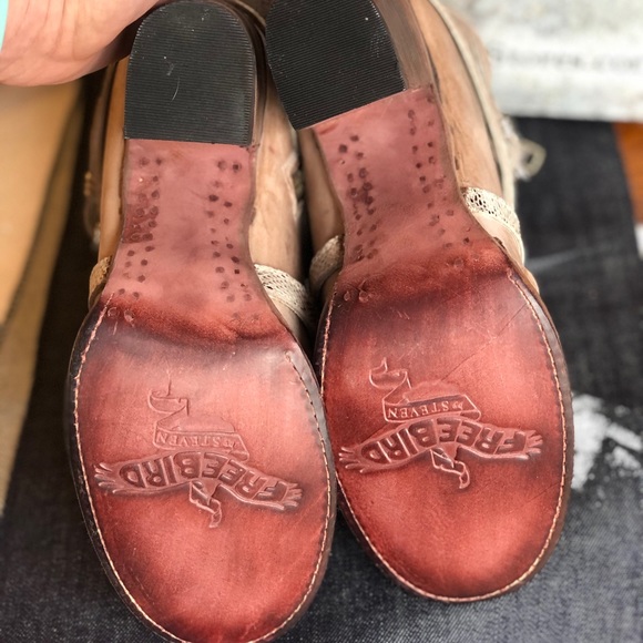 BNIB Freebird Balboa Booties- Ice Beige Size 9 - Picture 5 of 5